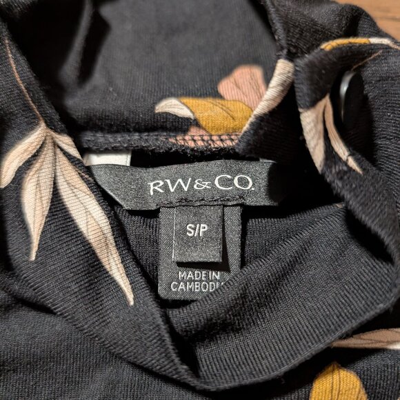 RW&CO mock neck floral top black size small - Picture 5 of 12